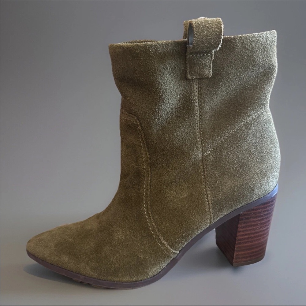 BCBGeneration Women's Jayda Fashion Boot Suede/leather  Green 7.5 M